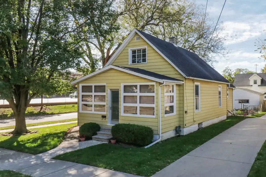 1002 N Livingston Street, Bloomington, IL 61701 - #2
