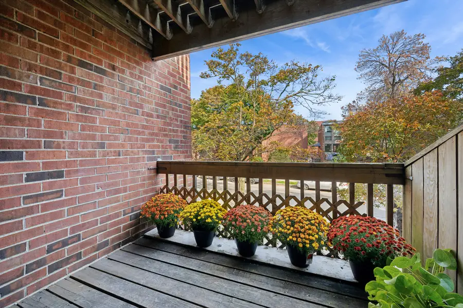 2036 N Larrabee Street #8202, Chicago, IL 60614 - #2