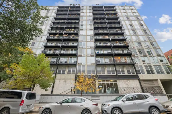 450 W Briar Place #11K, Chicago, IL 60657
