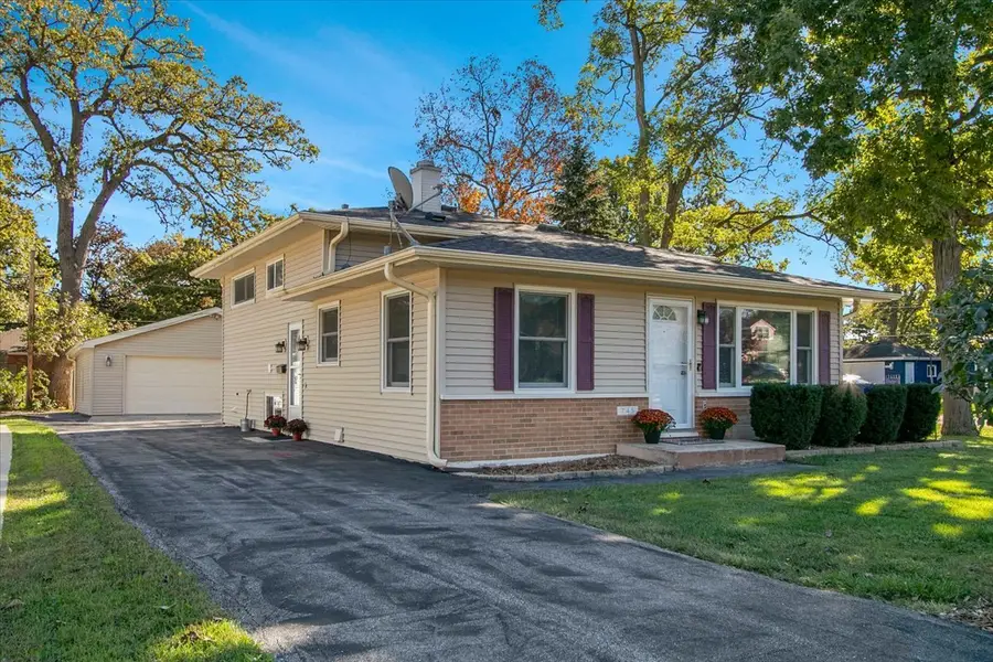 745 Geddes Avenue, Winthrop Harbor, IL 60096 - #3