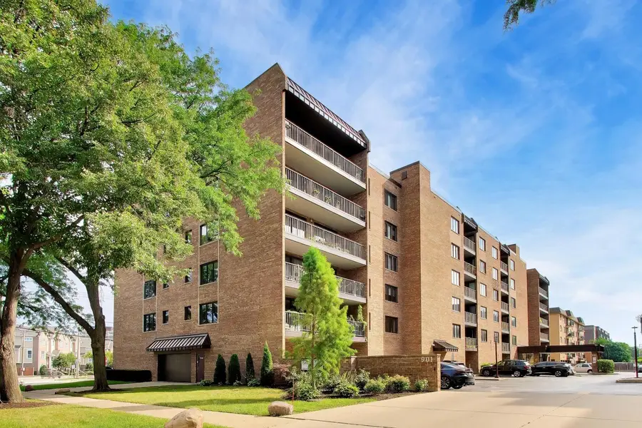 901 Center Street #403, Des Plaines, IL 60016 - #2