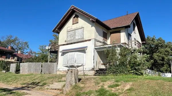 218 E 12th Street, Davenport, IA 52803