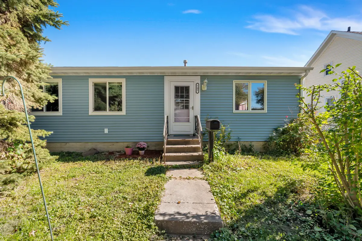 705 S Fairmount Street, Davenport, IA 52802 - #1