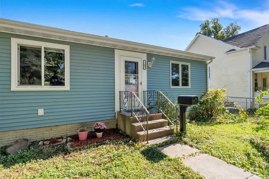 705 S Fairmount Street, Davenport, IA 52802 - #3