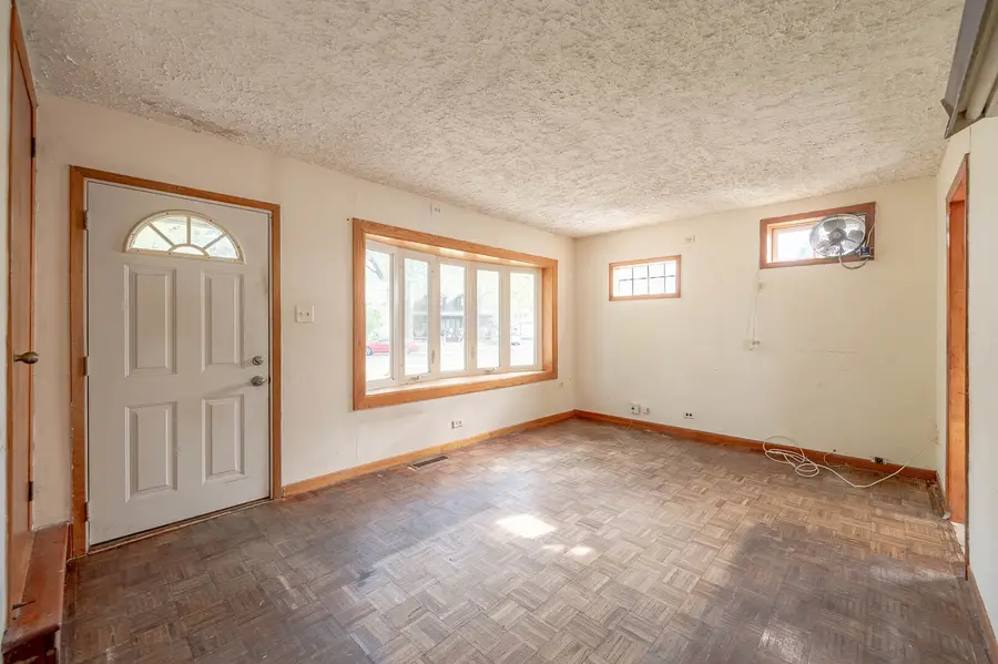 6742 S 79th Avenue, Bridgeview, IL 60455 - #2