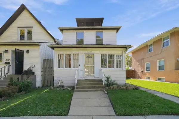 3239 W 63rd Place, Chicago, IL 60629