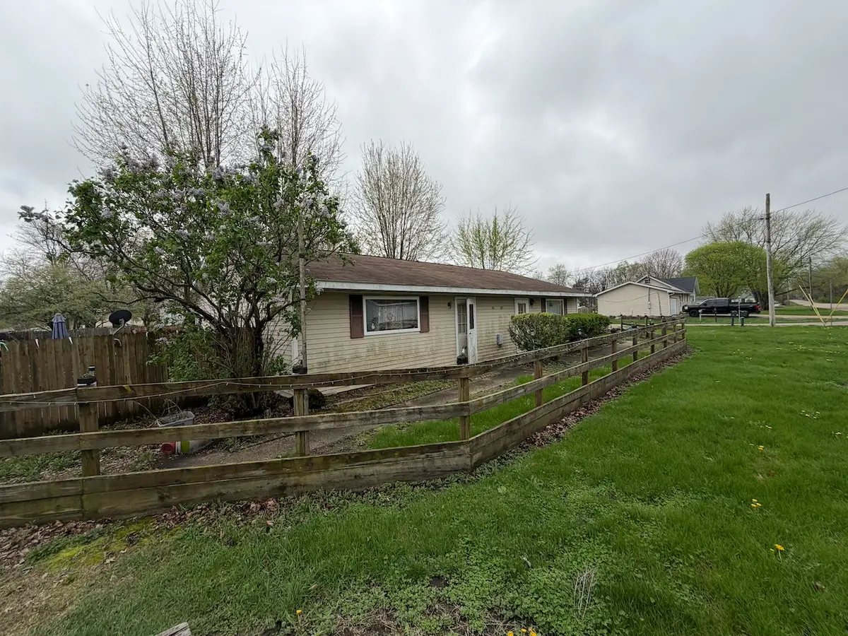 103 W Bacon Street, Amboy, IL 61310 - #1