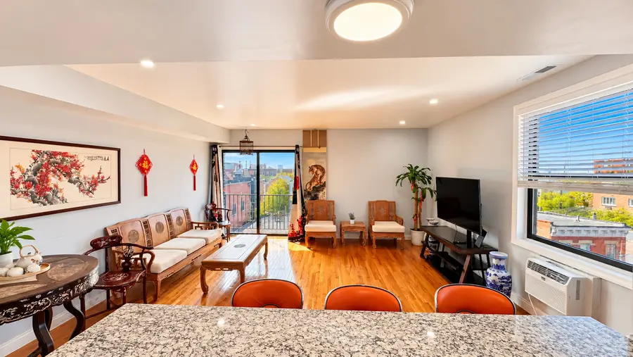 222 W 22nd Place #4A, Chicago, IL 60616 - #3
