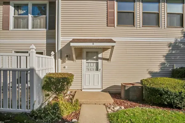 15340 Holly Court #B, Oak Forest, IL 60452