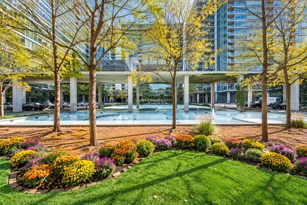 9715 Woods Drive #1804, Skokie, IL 60077