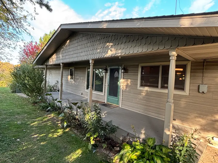 250 S 14th Street, Clinton, IA 52732 - #3