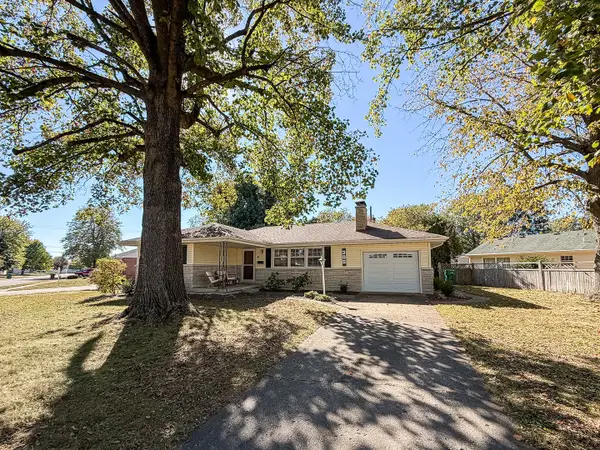305 Linden Lane, Mattoon, IL 61938