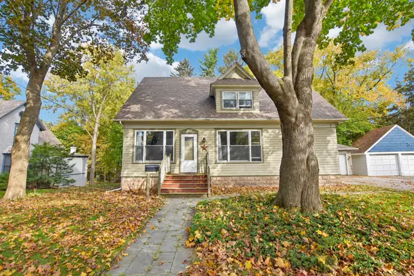 349 Vine Street, Woodstock, IL 60098