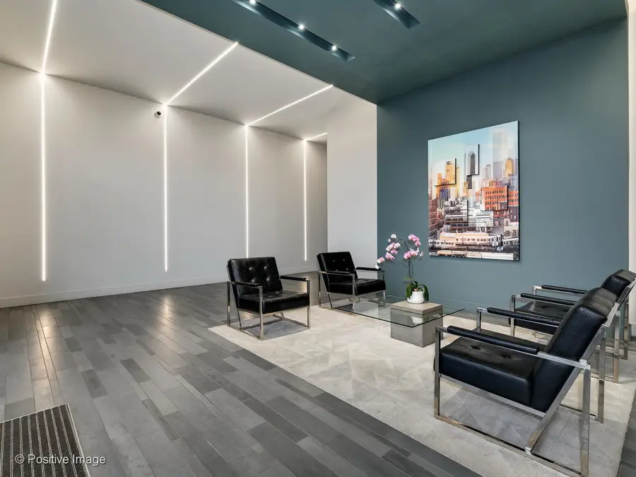 Address Withheld By Seller, Chicago, IL 60610 - #3