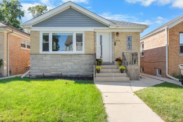 3232 N Oleander Avenue, Chicago, IL 60634