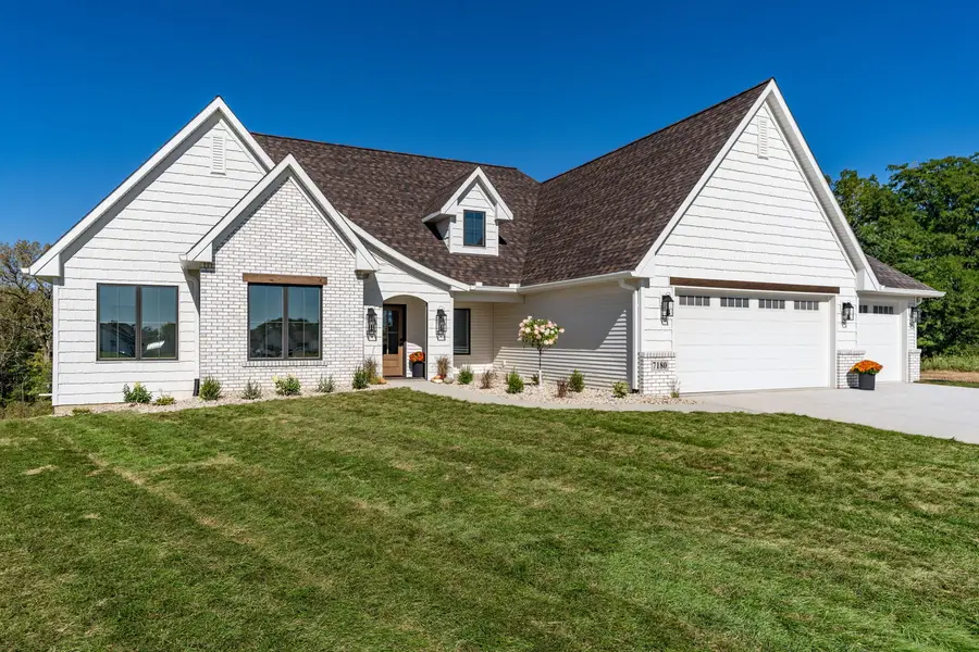 7180 Alvie Lane, Bettendorf, IA 52722 - #2