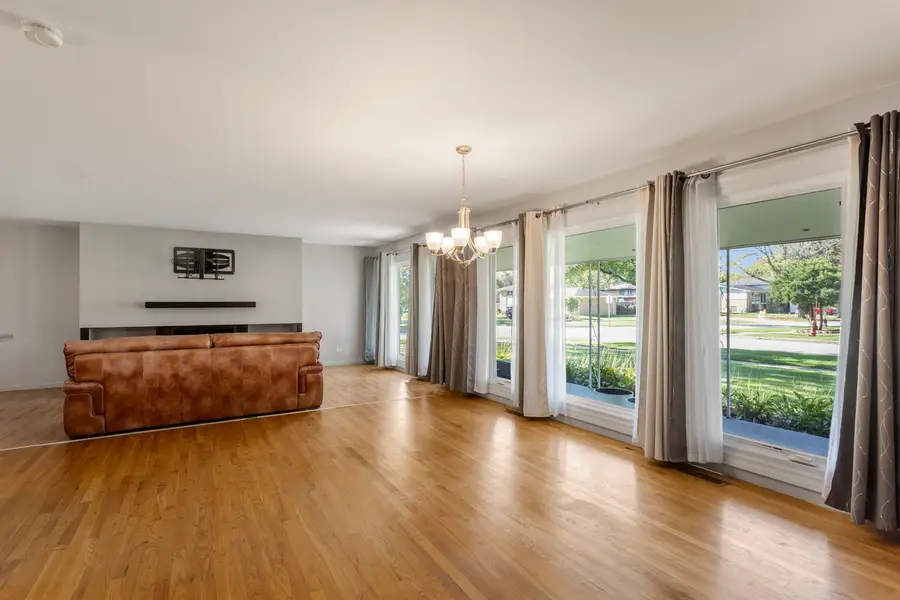 415 Wilkins Drive, Des Plaines, IL 60016 - #3