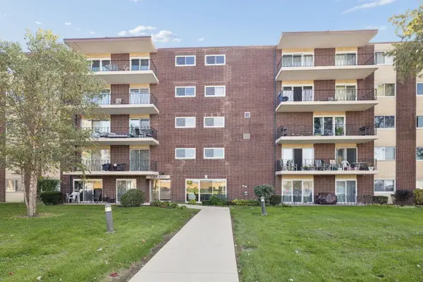5300 Walnut Avenue #10A, Downers Grove, IL 60515