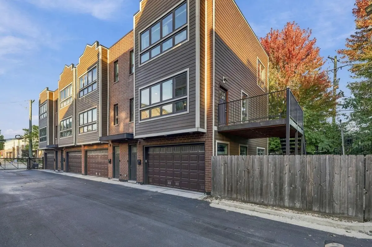 2957 W Cornelia Avenue #4, Chicago, IL 60618 - #1