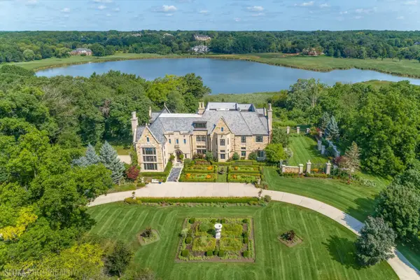 10 Goose Lake Drive, Barrington Hills, IL 60010