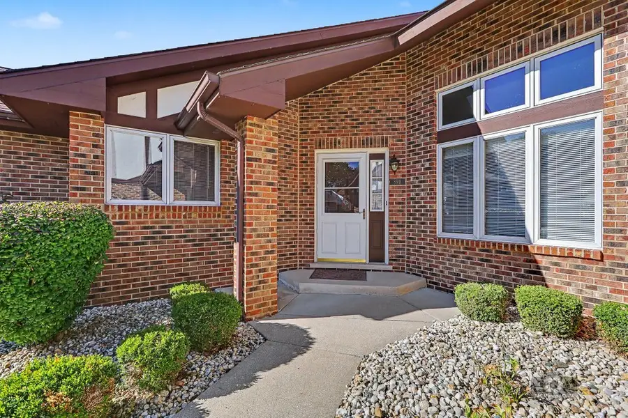 8911 Silverdale Drive #8911, Orland Park, IL 60462 - #2