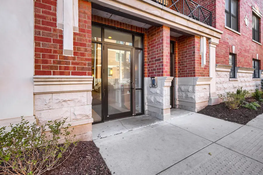 2801 N Oakley Avenue #206, Chicago, IL 60618 - #3