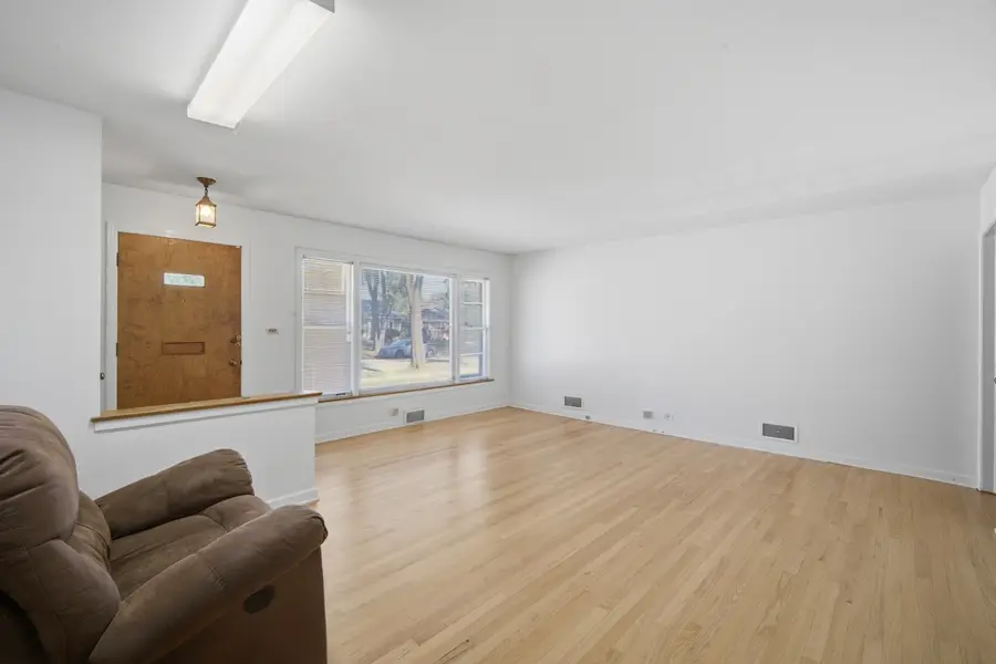 5323 Enfield Avenue, Skokie, IL 60077 - #3