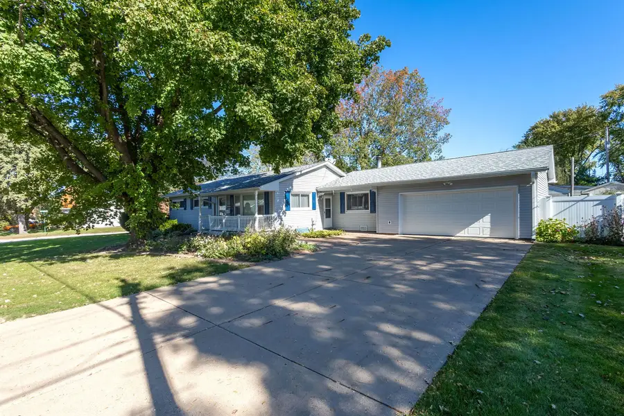 2902 5th Street, East Moline, IL 61244 - #3