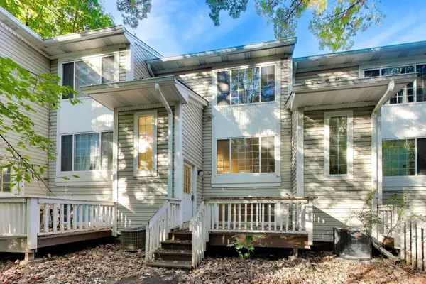 319 W Whispering Oaks Lane, Round Lake, IL 60073