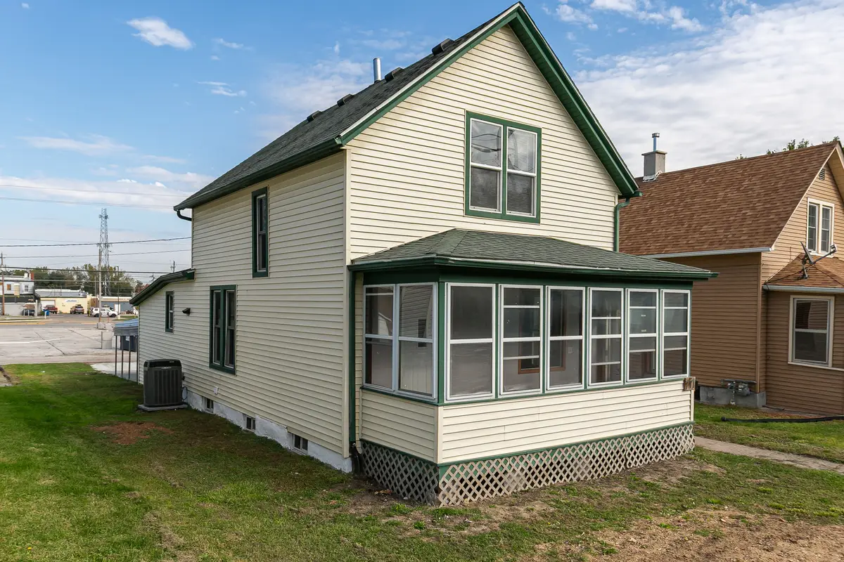 717 17th Avenue, East Moline, IL 61244 - #1