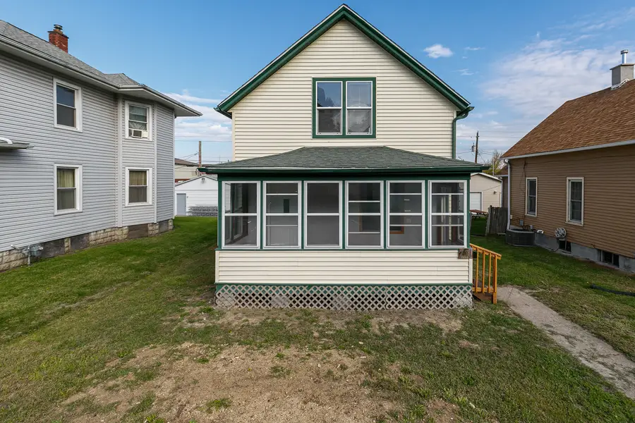 717 17th Avenue, East Moline, IL 61244 - #2