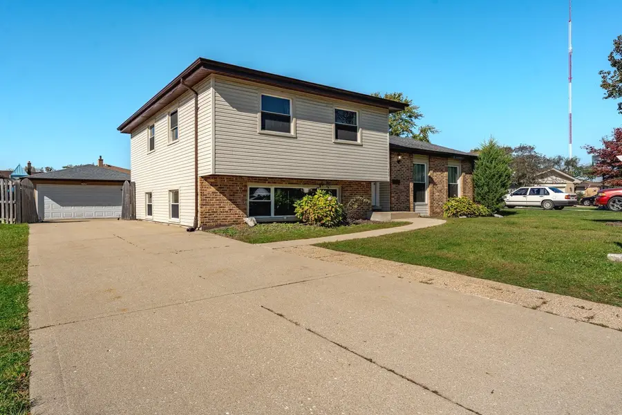 100 S Mill Meadow Lane, Addison, IL 60101 - #2