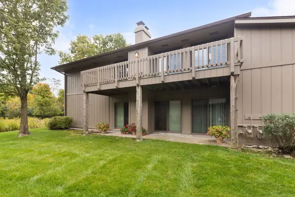 29W381 Emerald Green Drive #H, Warrenville, IL 60555