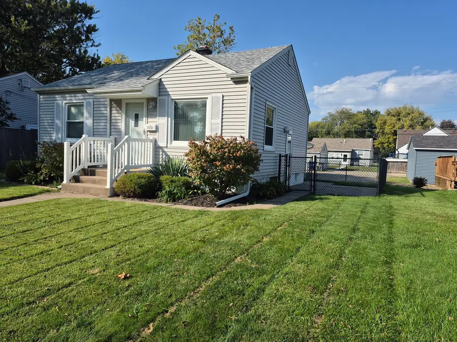 3030 Central Avenue, Bettendorf, IA 52722 - #2