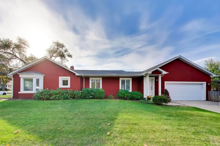 836 N Fernandez Avenue, Arlington Heights, IL 60004 - #3