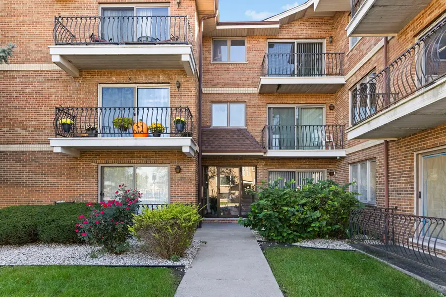 6305 S Nashville Avenue #1N, Chicago, IL 60638 - #2