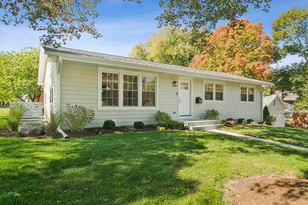 640 Prairie Avenue, Barrington, IL 60010