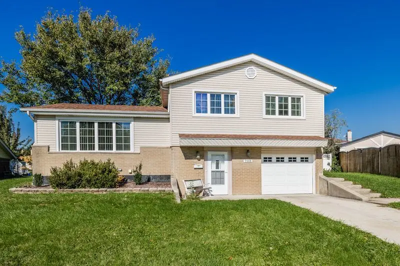 9008 Forest Lane, Hickory Hills, IL 60457 - #1