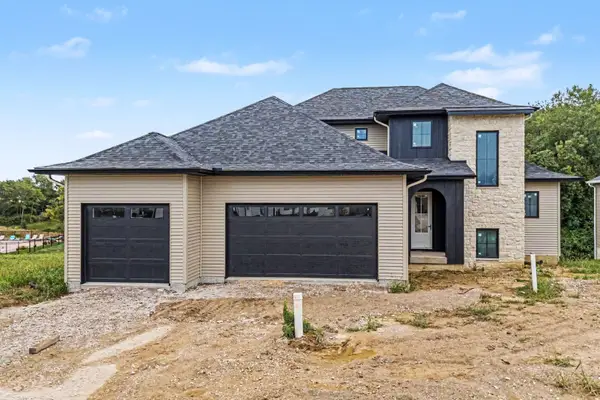 7125 Spring Creek Drive, Bettendorf, IA 52722