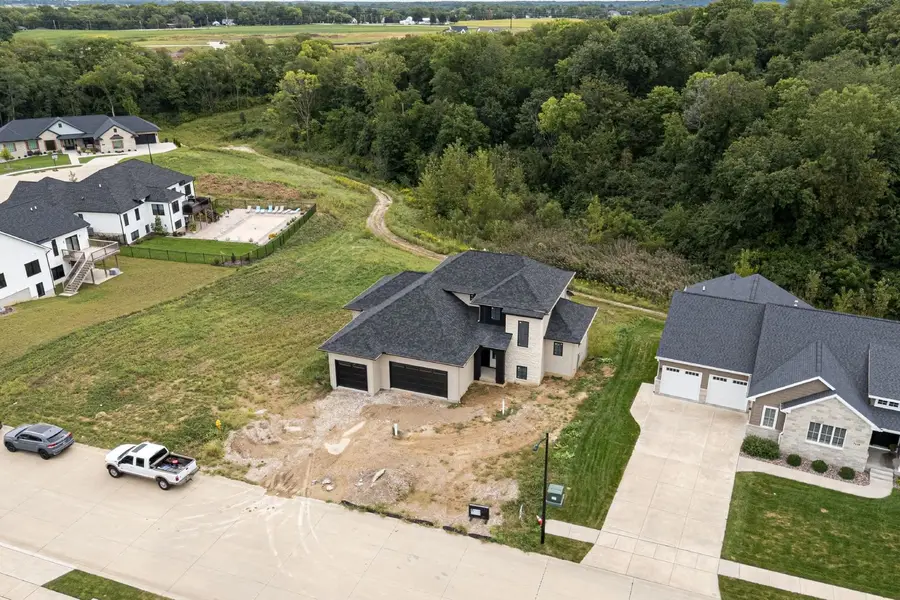 7125 Spring Creek Drive, Bettendorf, IA 52722 - #2