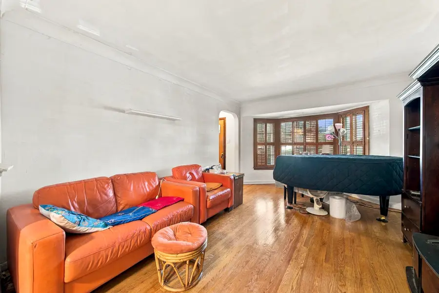2919 W Jerome Street, Chicago, IL 60645 - #2
