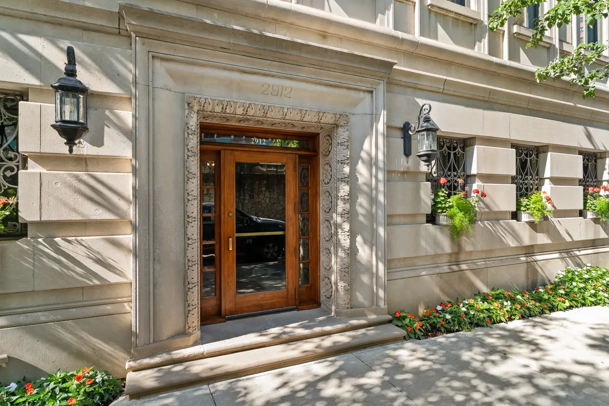 2912 N Commonwealth Avenue #5A, Chicago, IL 60657 - #1