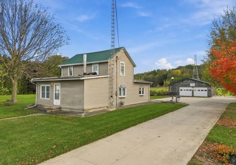 895 Stony Point, Dixon, IL 61021 - #1