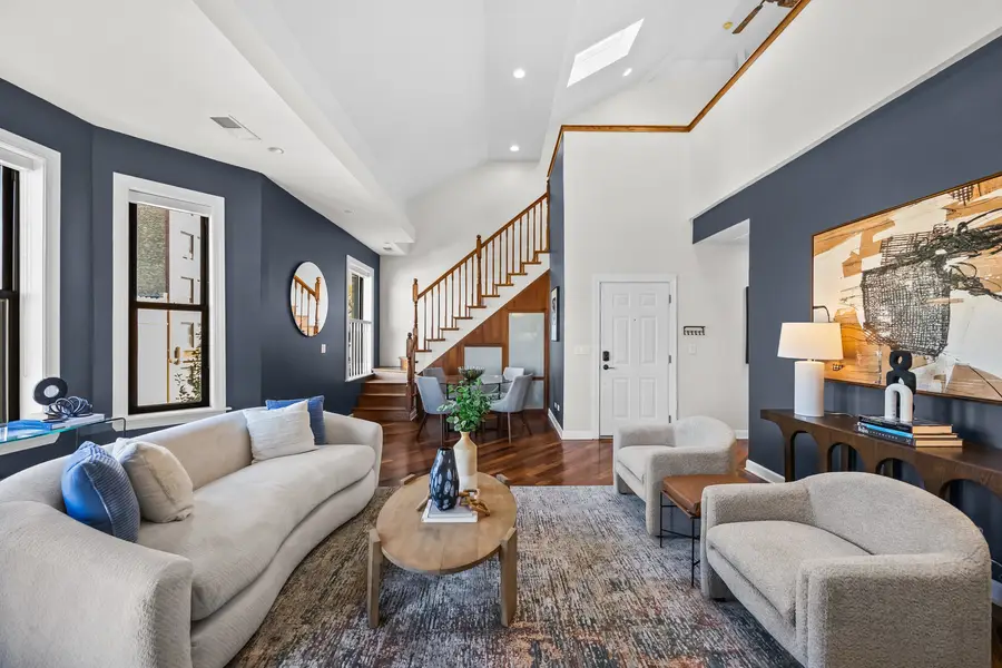 555 W Briar Place #302, Chicago, IL 60657 - #2