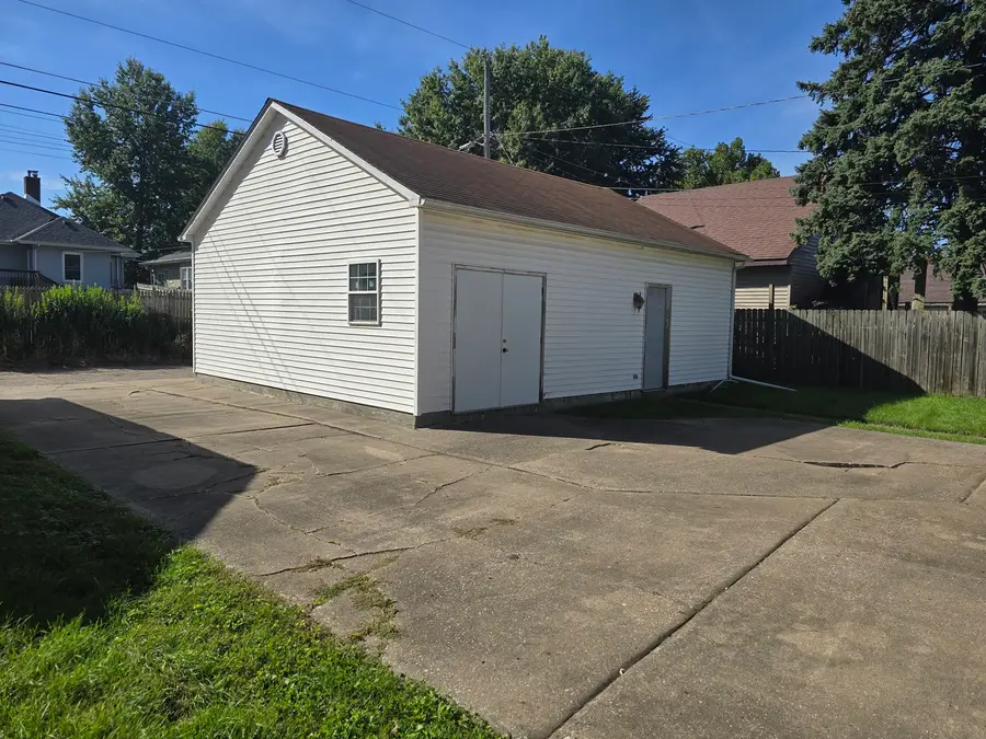 1117 W Locust Street, Davenport, IA 52804 - #3