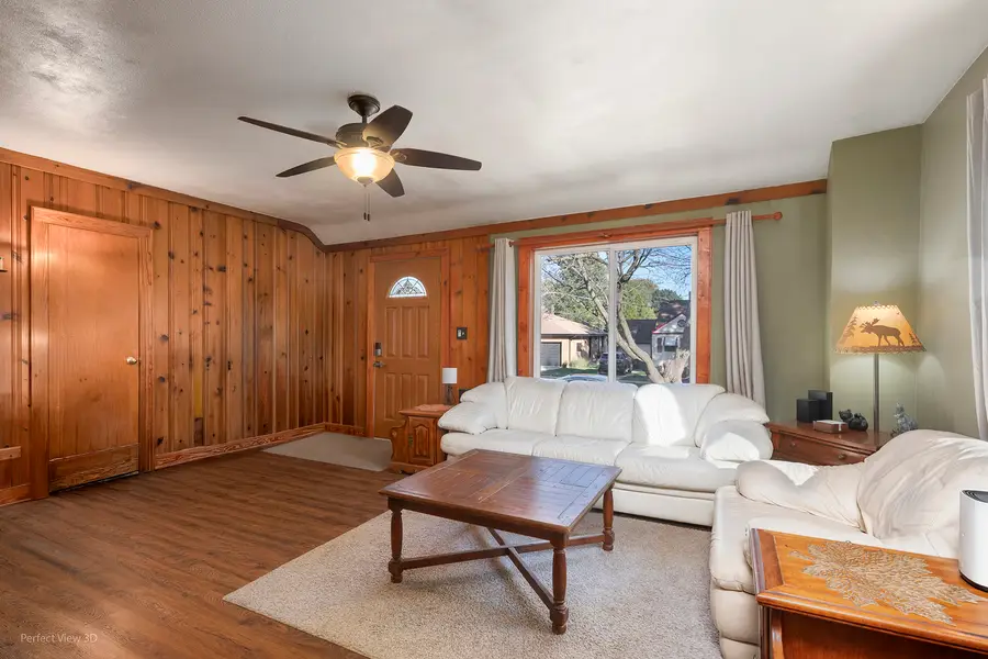 164 S Du Bois Avenue, Elgin, IL 60123 - #3