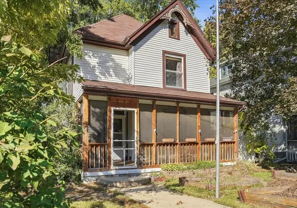 321 W 6th Street, Dixon, IL 61021