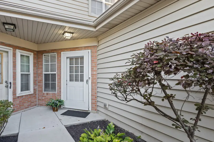 94 Golfview Drive, Glendale Heights, IL 60139 - #3