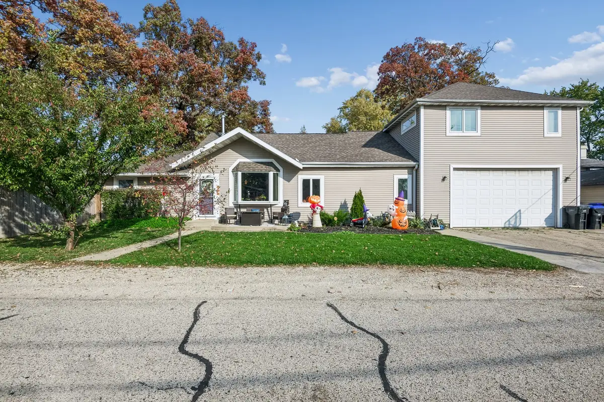 22230 W Oak Avenue, Grayslake, IL 60030 - #1