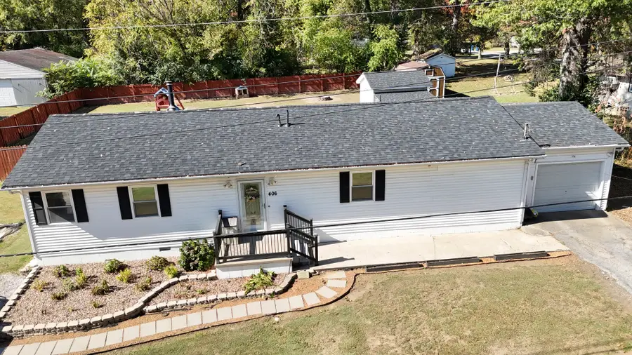 406 S Stotlar Street, Benton, IL 62812 - #2